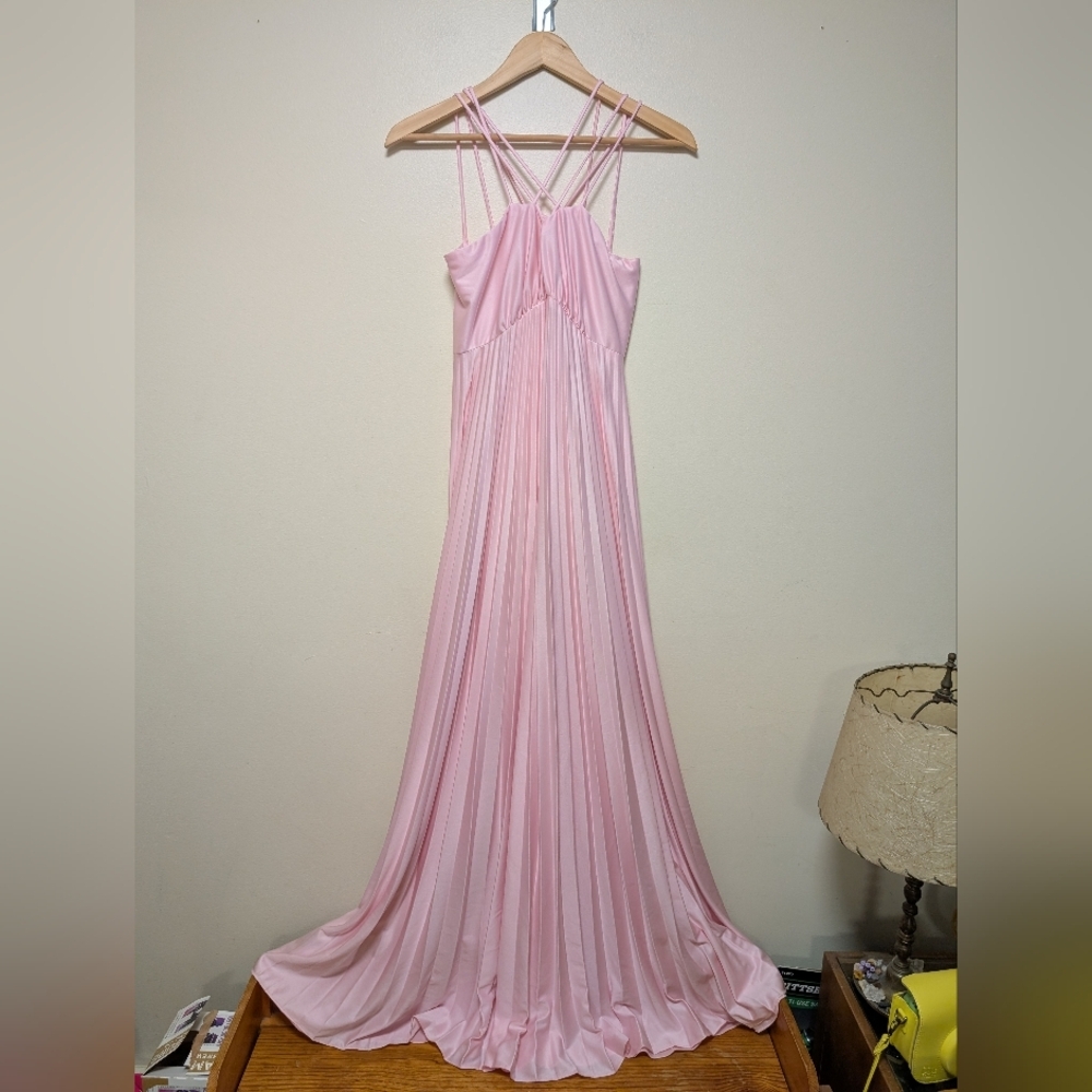 Elegant Pink Maxi Dress - Picture 2 of 7